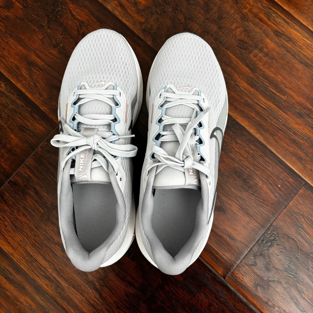 Nike Women's Gray White and light blue accent Sneakers